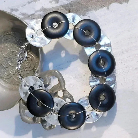 Mid Century Modern Style Handcrafted Black Silver Satin Disc Beads Bracelet - Picture 7 of 10